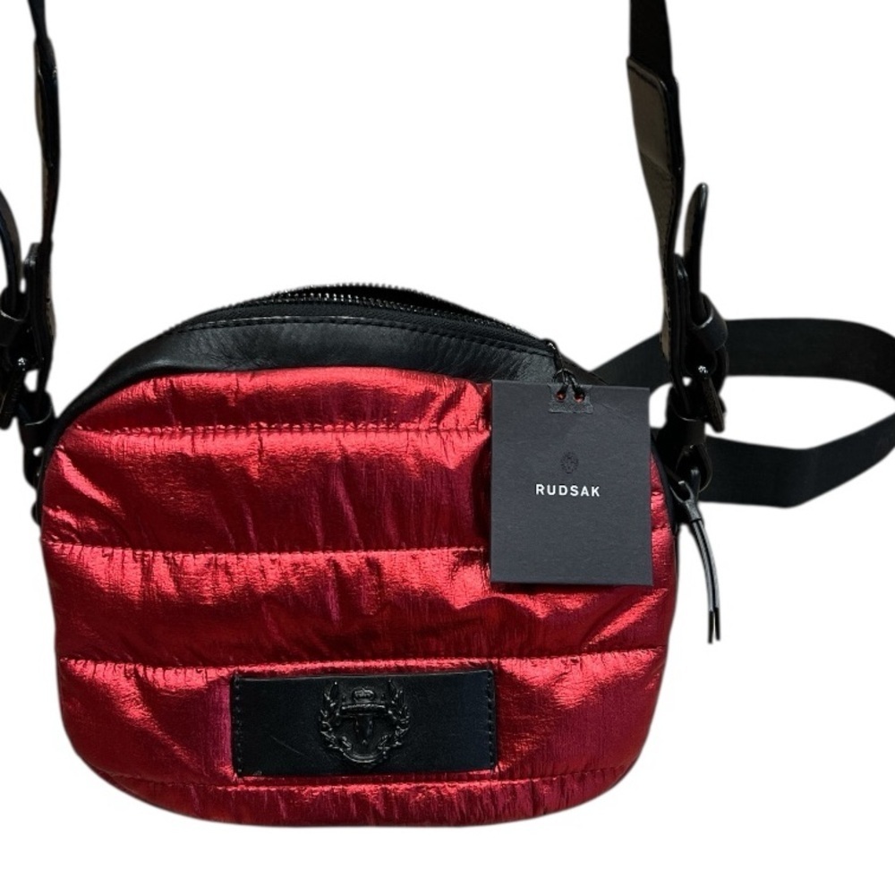 NWT’S RUDSAK Nylon Metallic Red & Black Bag/Fanny Pack With Gloves